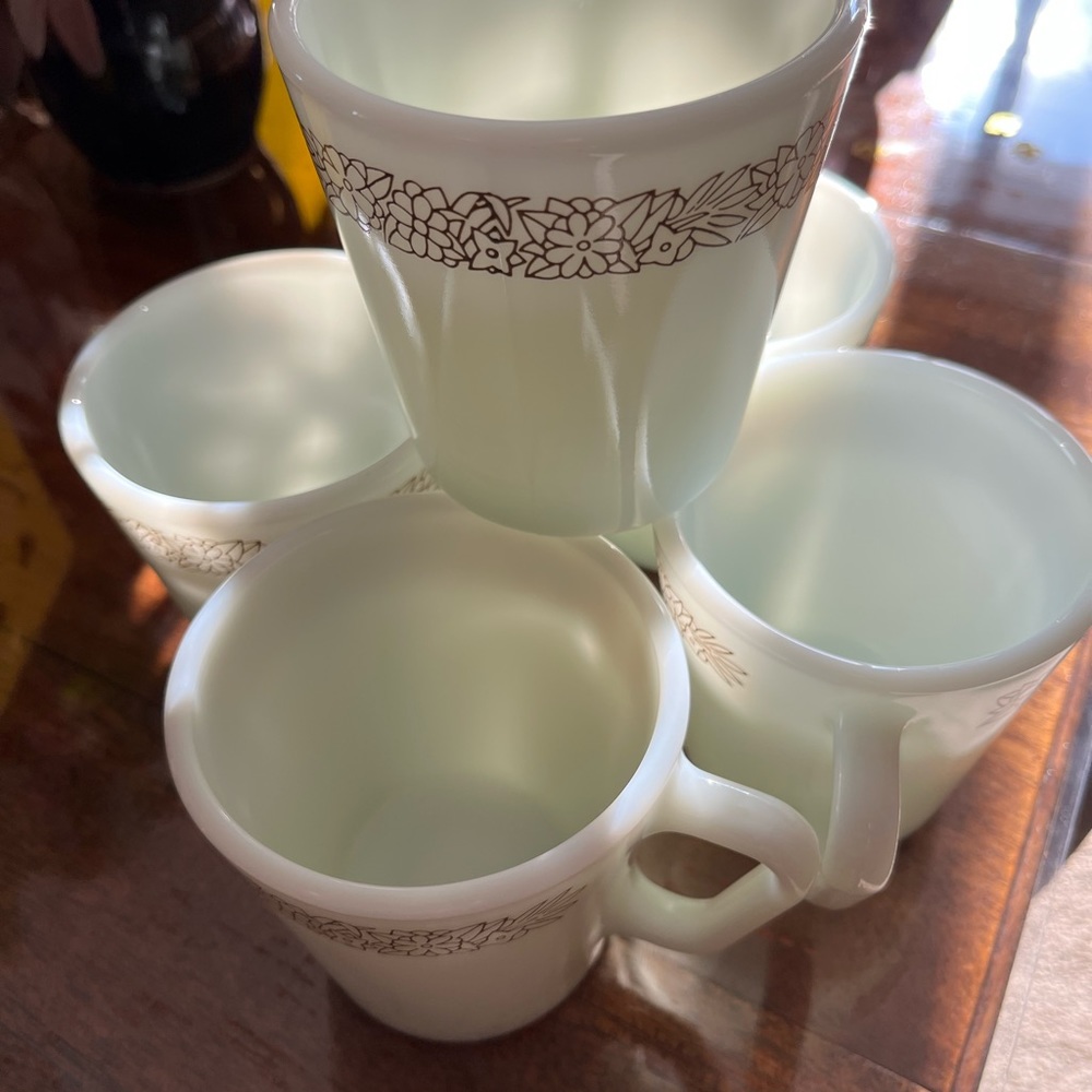 Set of 5 Pyrex Woodland pattern 1410 D handle milk glass mugs